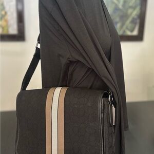 Coach crossbody/shoulder fold over map bag.